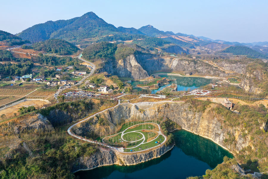 人民網重慶渝北廢棄礦山蝶變高顏值公園